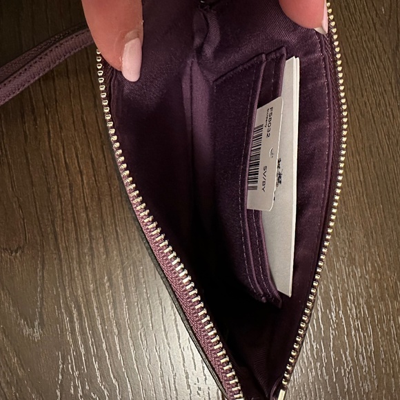 Coach Corner Zip Wristlet - New - Picture 3 of 9